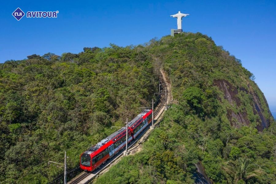 Tượng Chúa cứu thế - Kỳ quan thế giới trên đỉnh núi Corcovado