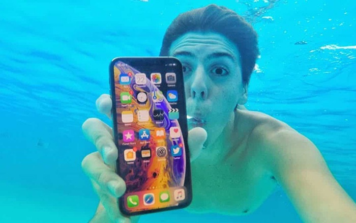 Chuyện thật như đùa: sau 10 tháng ngâm dưới nước iPhone vẫn sống?