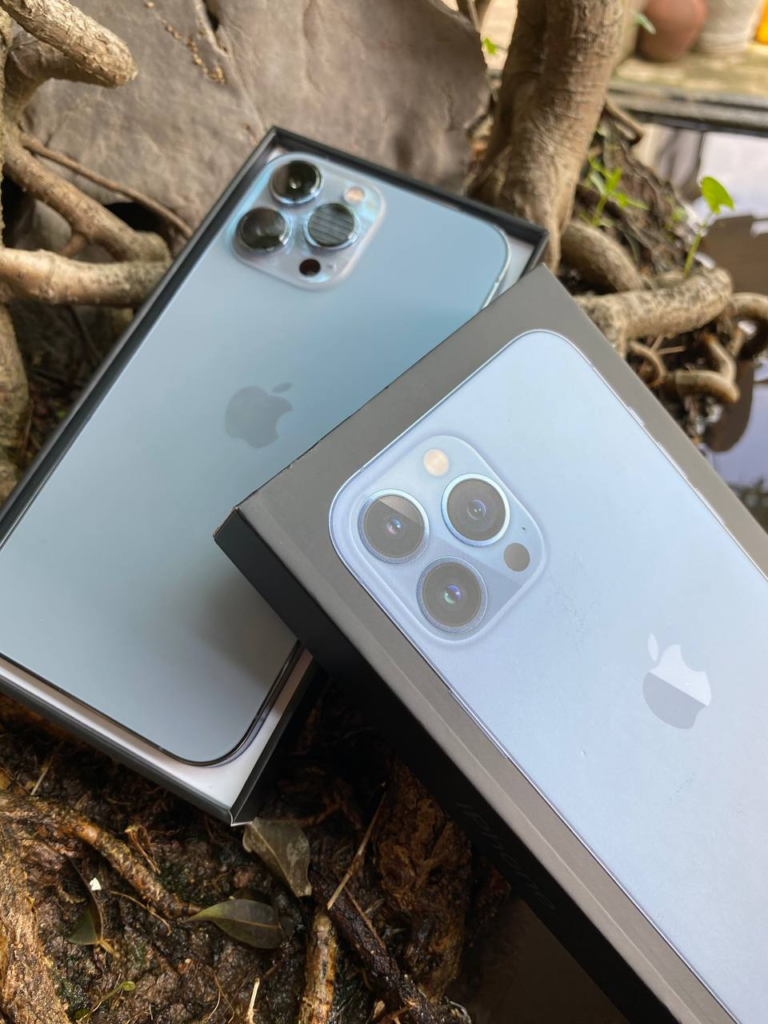 iPhone chính hãng VN/A giảm sốc tới 50%