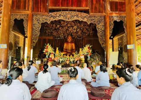 LÁ TÍA TÔ THAM DỰ KHÓA TU HẠNH PHÚC: LẮNG NGHE, THỞ VÀ SỐNG CHẬM LẠI