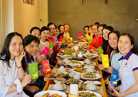 TÂN NIÊN RỰC RỠ, KHỞI ĐẦU MAY MẮN CÙNG LÁ TÍA TÔ