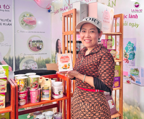 Khách hàng yêu thích sản phẩm Trà Bình Minh dưỡng sinh 