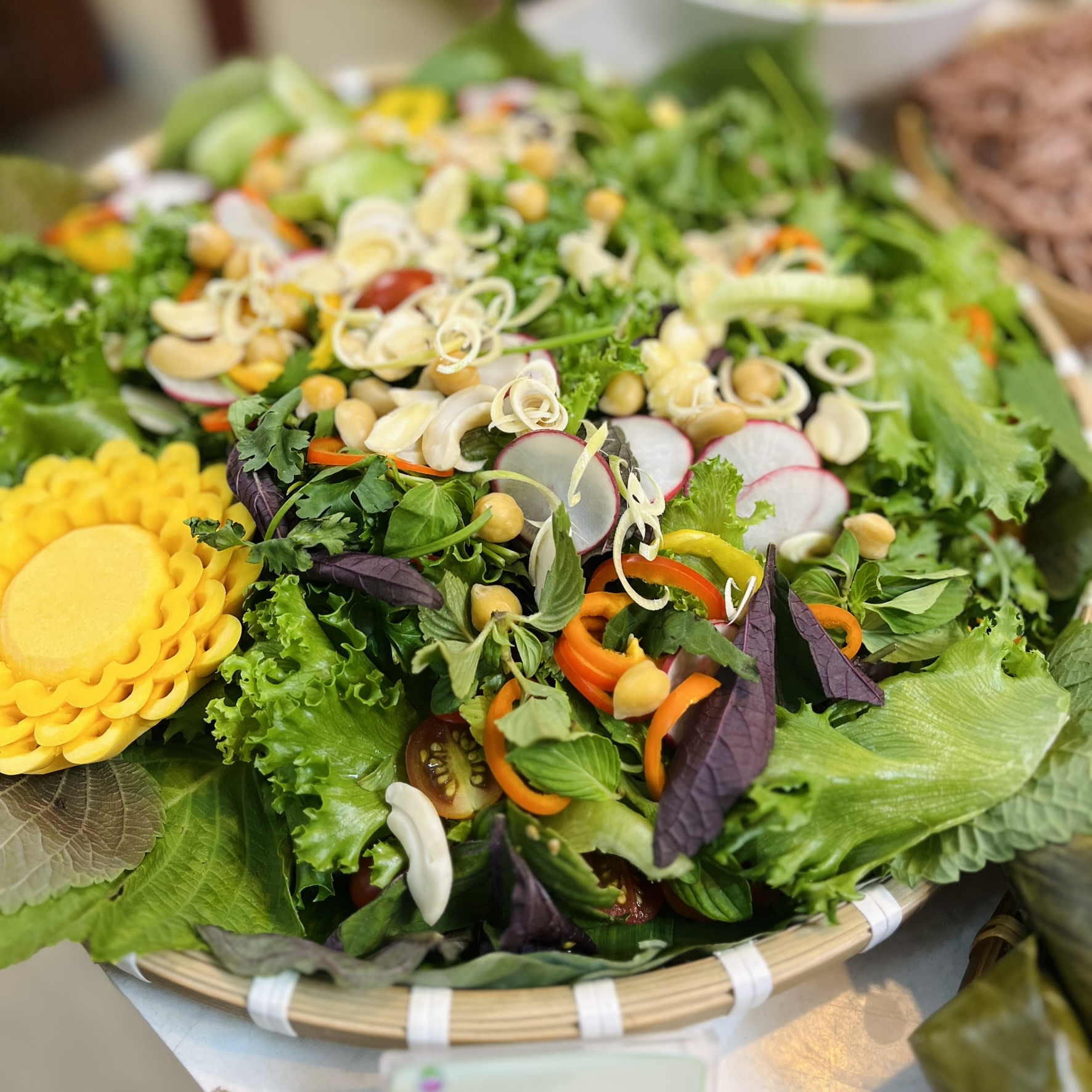 Salad hạt dinh dưỡng là một trong những cách ăn hạt dinh dưỡng giảm cân vừa ngon vừa hiệu quả.