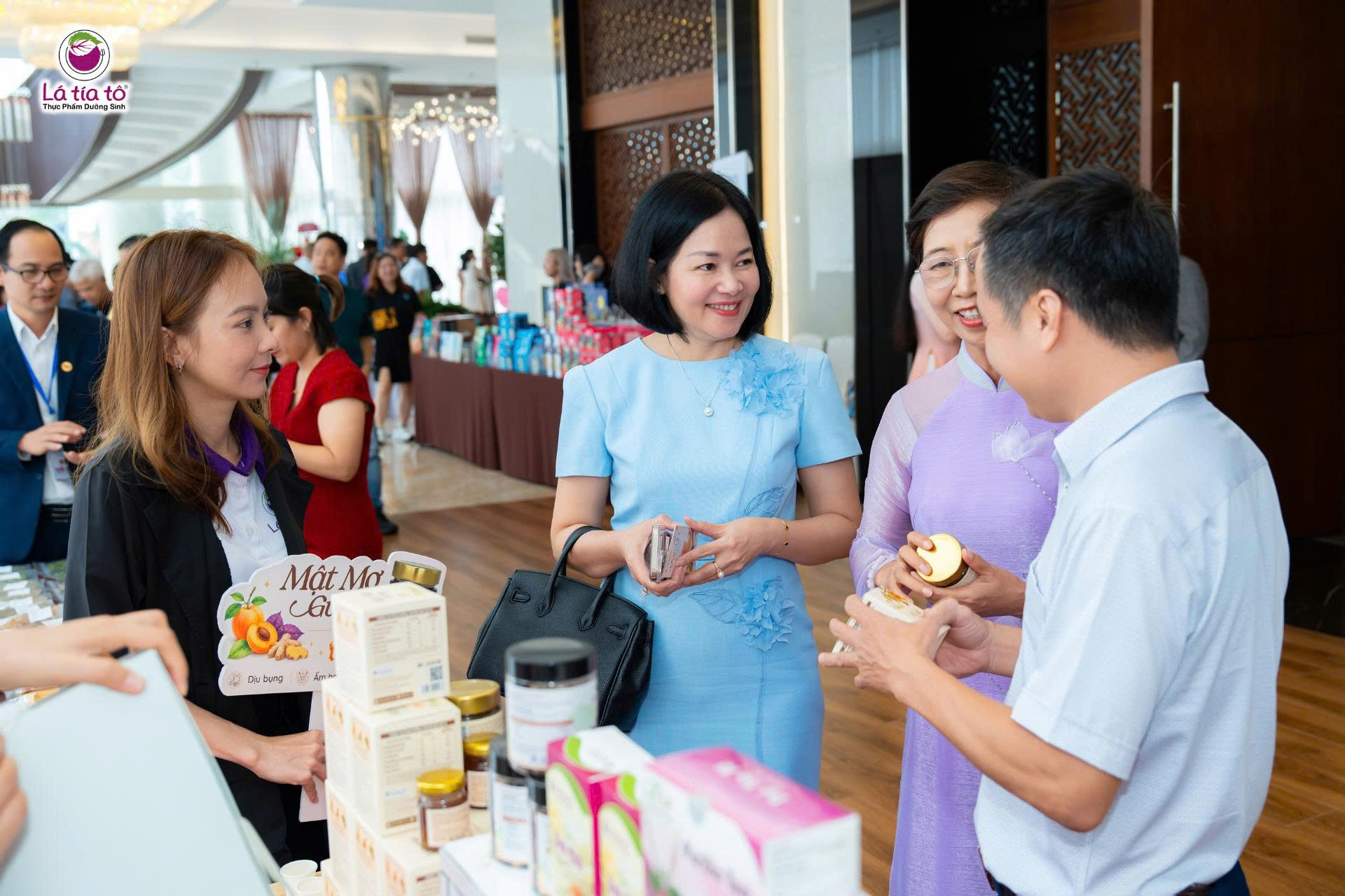 Các doanh nhân Hải Phòng tìm hiểu về thức uống dưỡng sinh Mật Mơ Gừng.