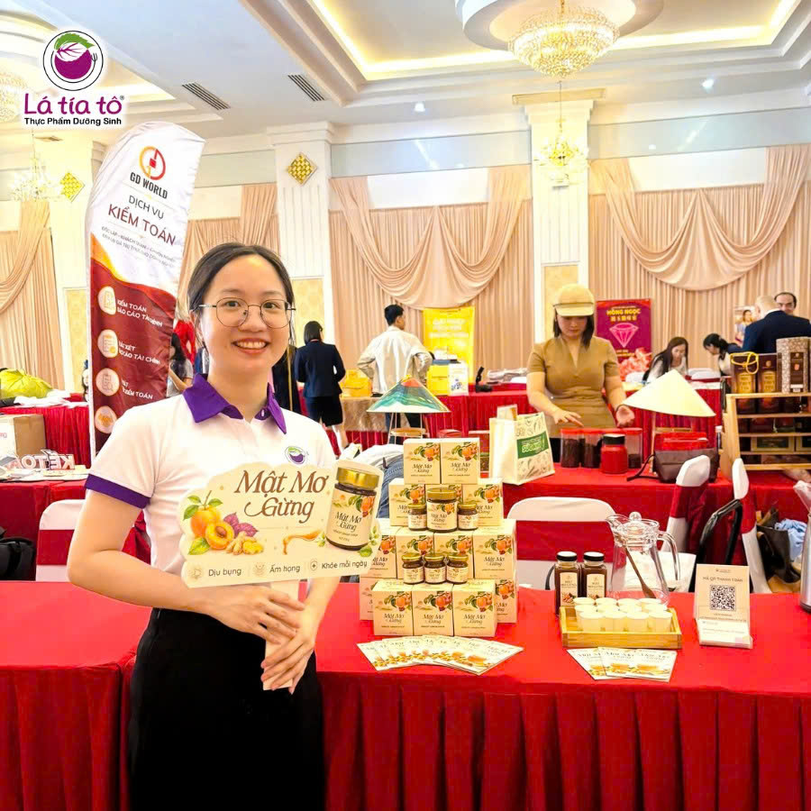Lá Tía Tô đem thức uống Mật Mơ Gừng đến Đại hội Chi hội Bình Tân thuộc Hội Doanh nhân Sài Gòn.