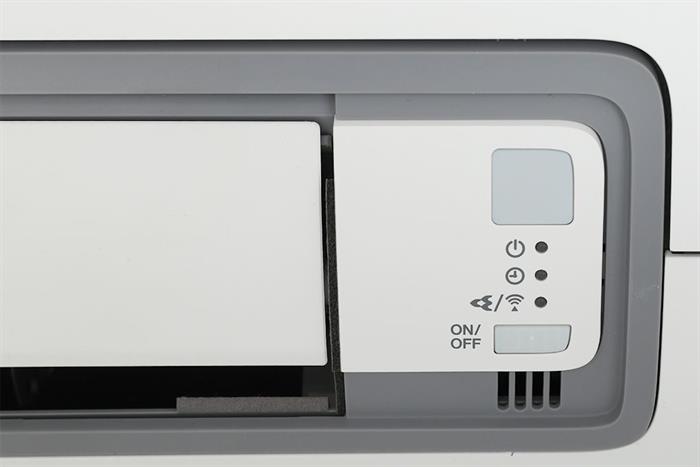Máy lạnh Daikin 1.5 HP Inverter FTKF35ZVMV (Lọc khí Streamer)