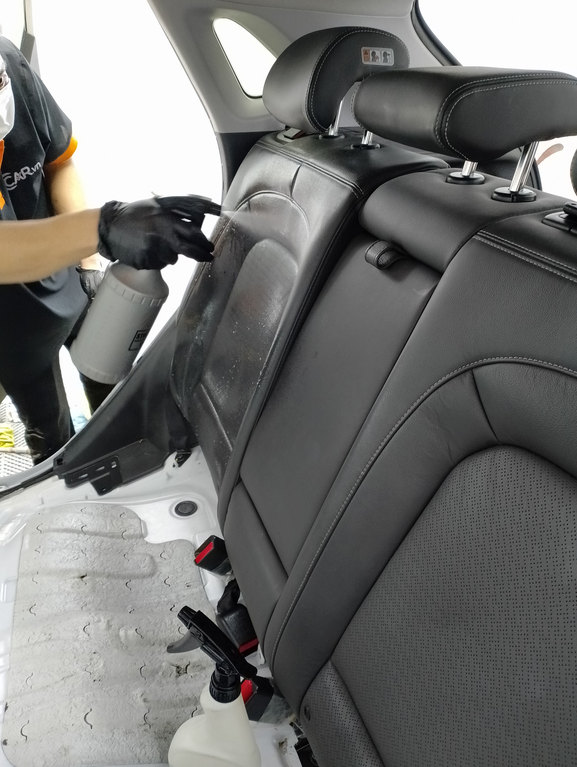 Bình xịt vệ sinh ghế, những điều bạn cần biết