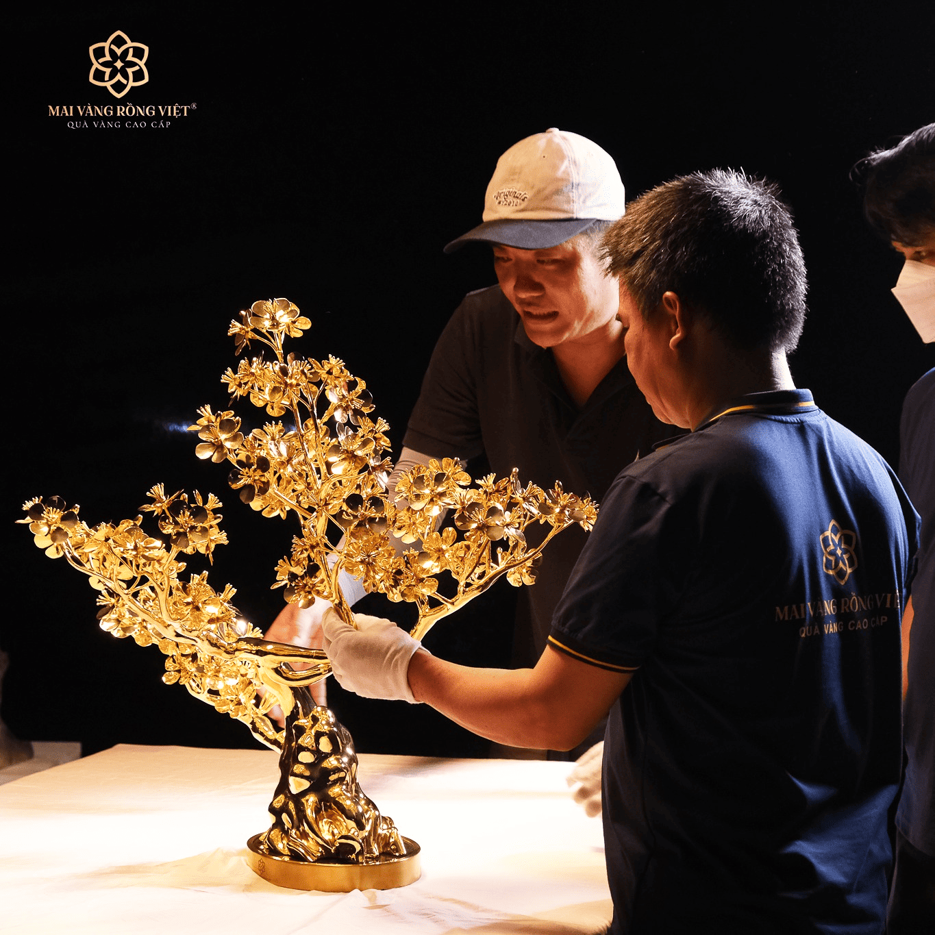 Quà Tặng Khách Nước Ngoài: 8+ Gợi Ý Quà Tặng Tinh Tế & Đậm Đà Bản Sắc Việt 2026