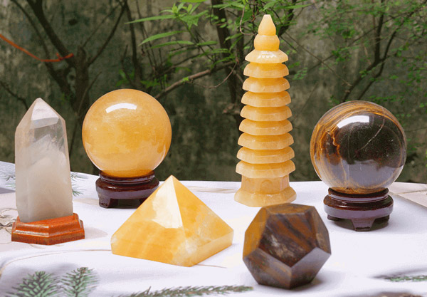 7+ Đồ Phong Thủy Để Bàn Làm Việc May Mắn, Tài Lộc Cho Gia Chủ