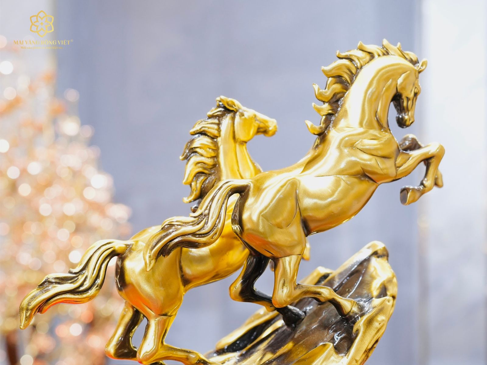 Bờm và đuôi ngựa của tượng song mã thịnh vượng