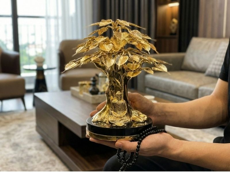 Trên tay sản phẩm Cây Bồ Đề Bình An Mạ Vàng 24K Cao 12cm