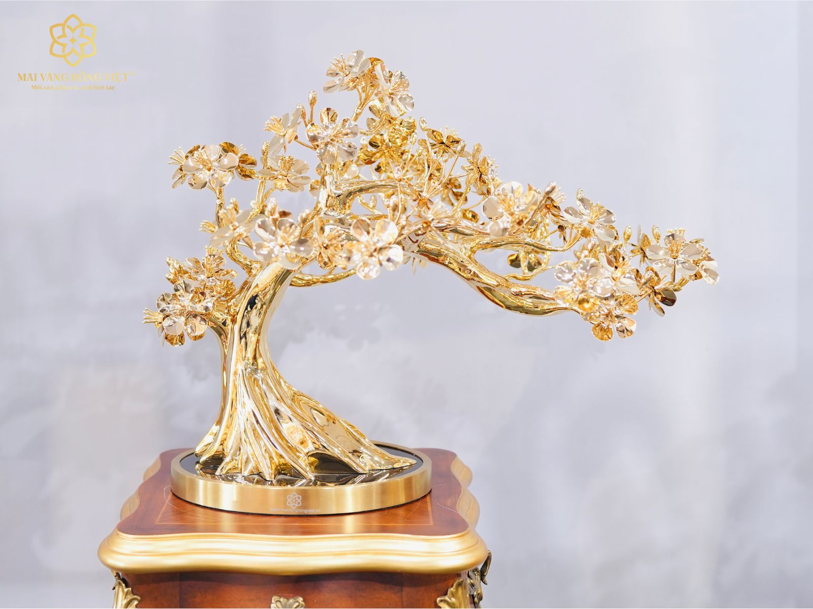 Cây mai Bạt Phong mạ vàng 24K