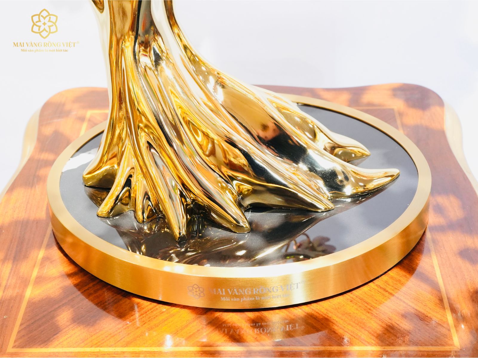 Đế thạch anh đen bóng cây Đào Bạt Phong Mạ Vàng 24K Mix Rose Gold