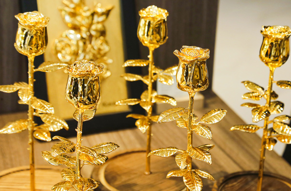 độ bền của mạ vàng 24K phụ thuộc vào nhiều yếu tố