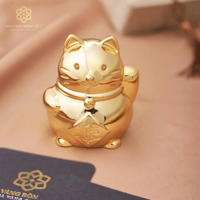 Với chất liệu vàng đồng tinh xảo, tượng mèo giúp chiêu tài, xua đuổi xui xẻo và tạo sinh khí tích cực
