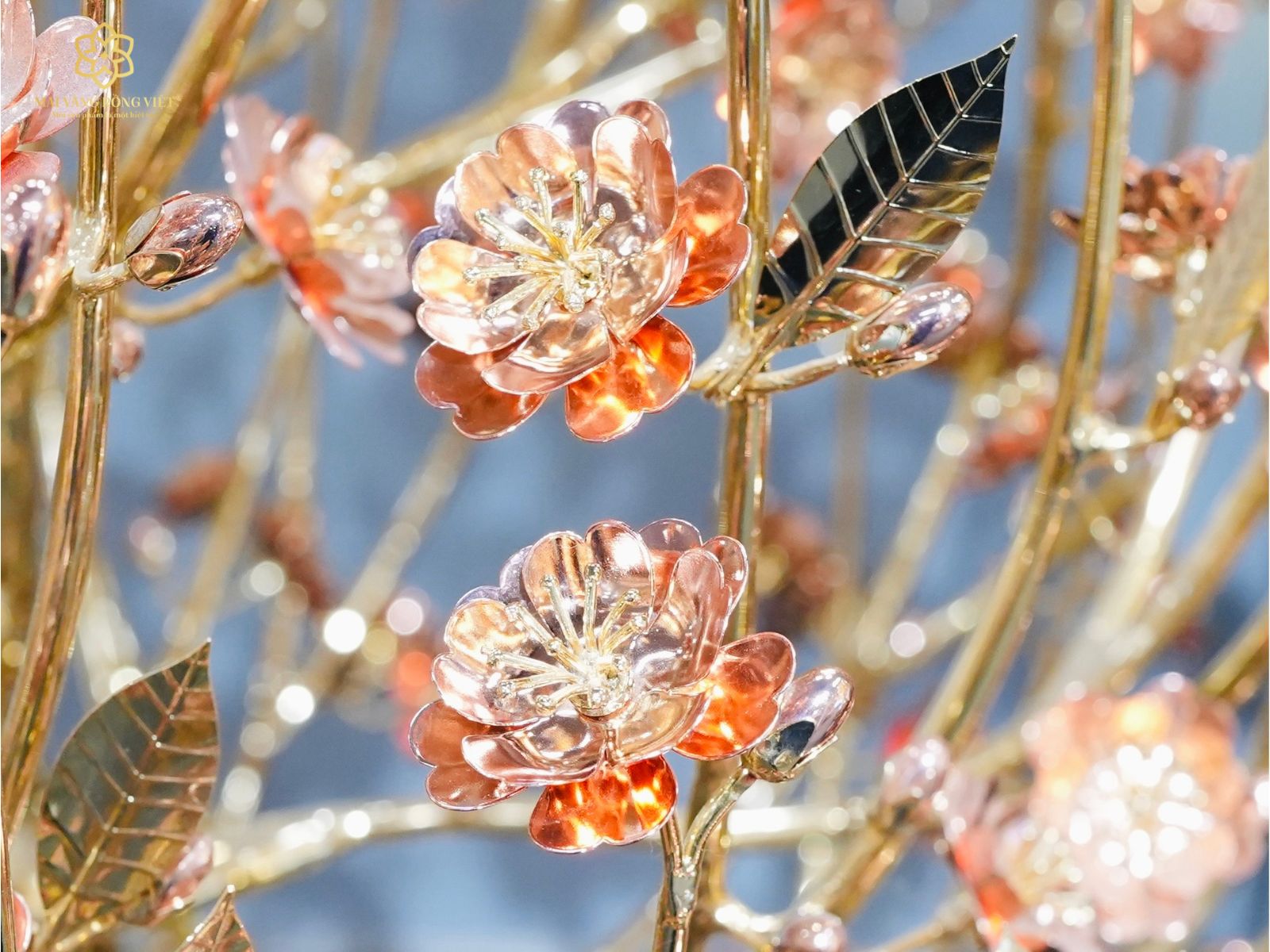 Hai bông hoa đào và lá cây Đào Phước Lộc 1m6