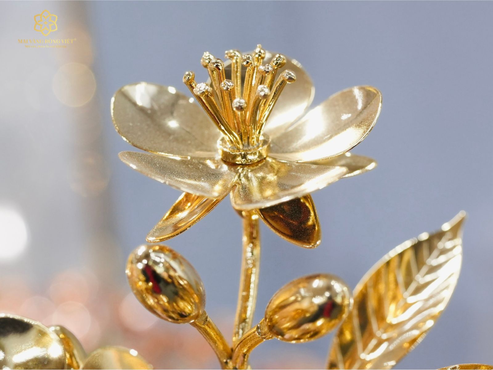 Ý nghĩa phong thủy hoa Mai 5 cánh mạ Vàng 24K