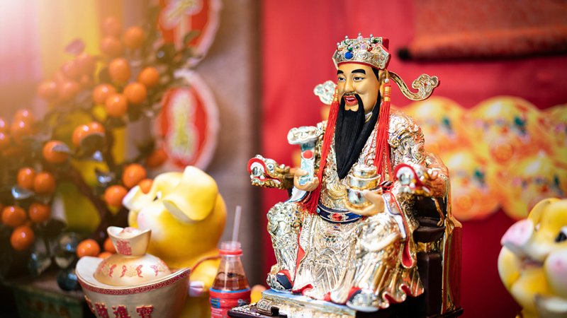 Ngày vía Thần Tài là dịp để mọi người thể hiện lòng thành kính với Thần Tài - vị thần cai quản tiền tài, tài lộc.
