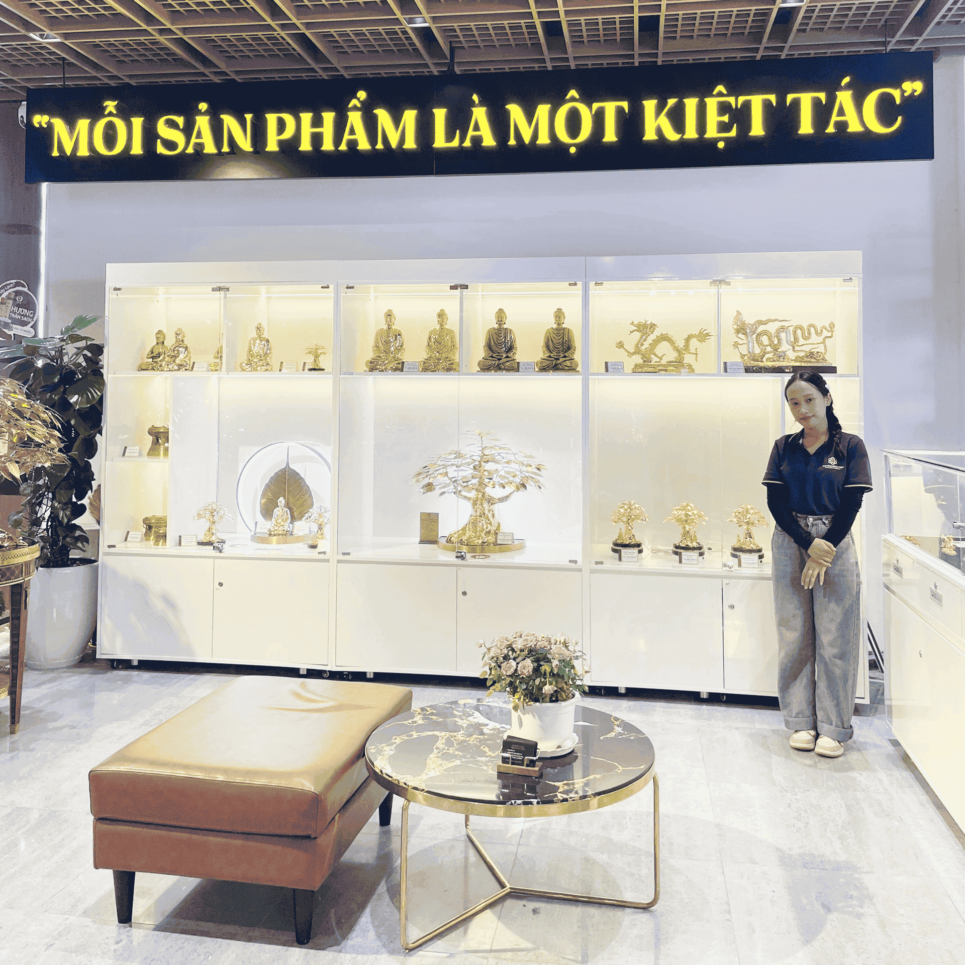 Quà tặng khách nước ngoài mang nét đẹp văn hóa dân tộc giúp tạo ấn tượng sâu sắc