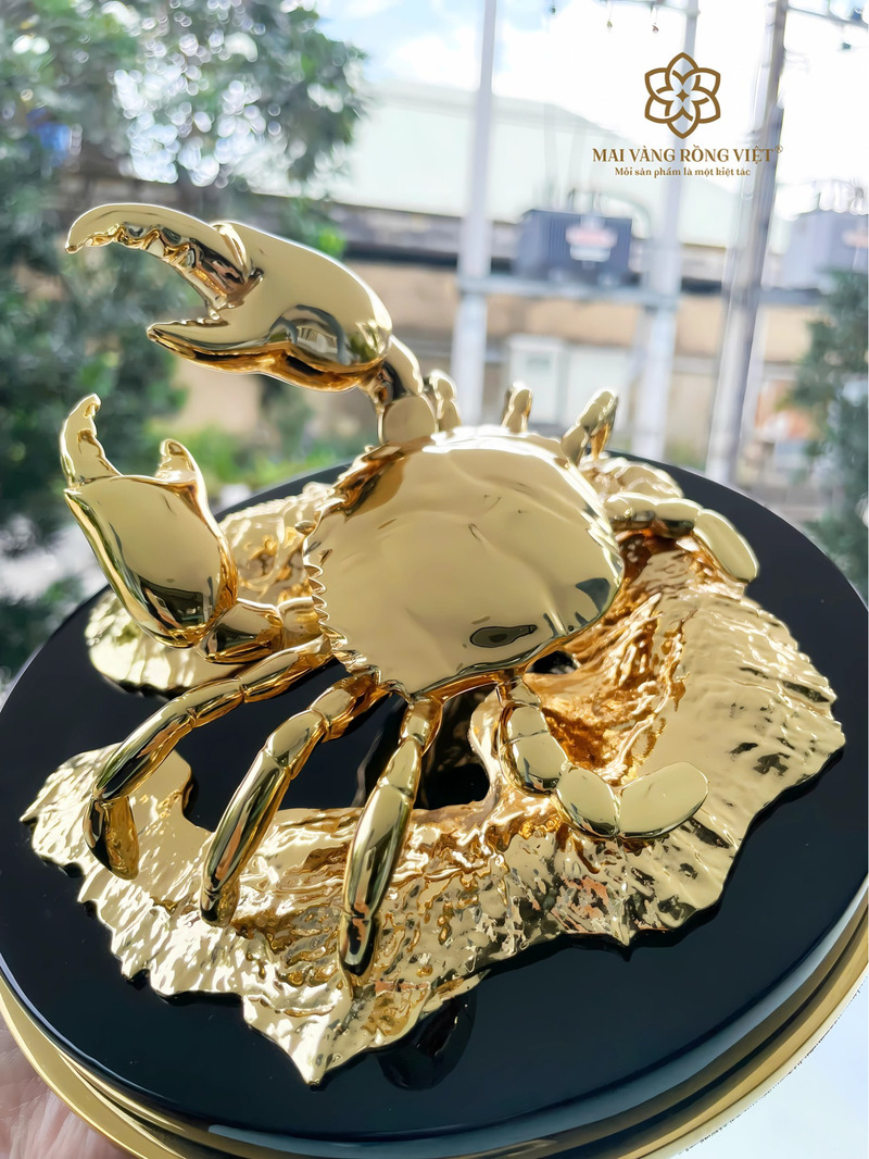 Tượng Cua Mạ Vàng
