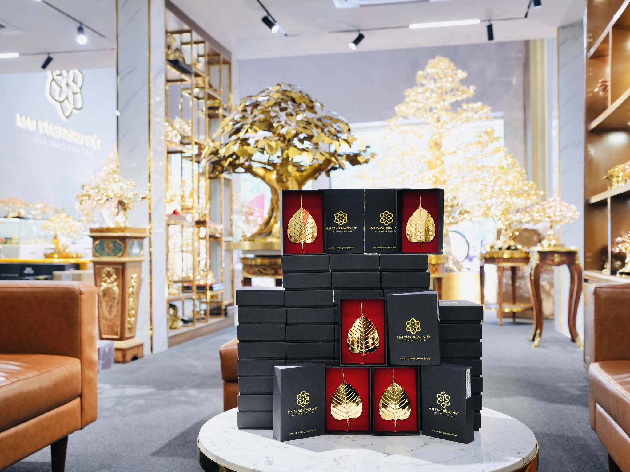 Lá bồ đề mạ vàng