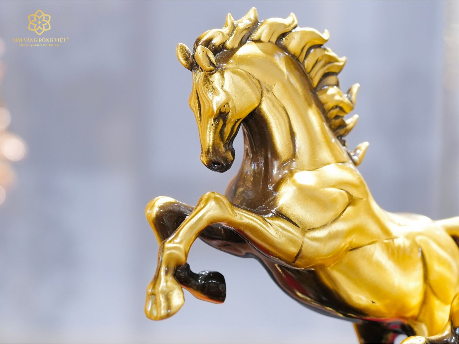 thiết kế ngựa trước của tượng song mã thịnh vượng