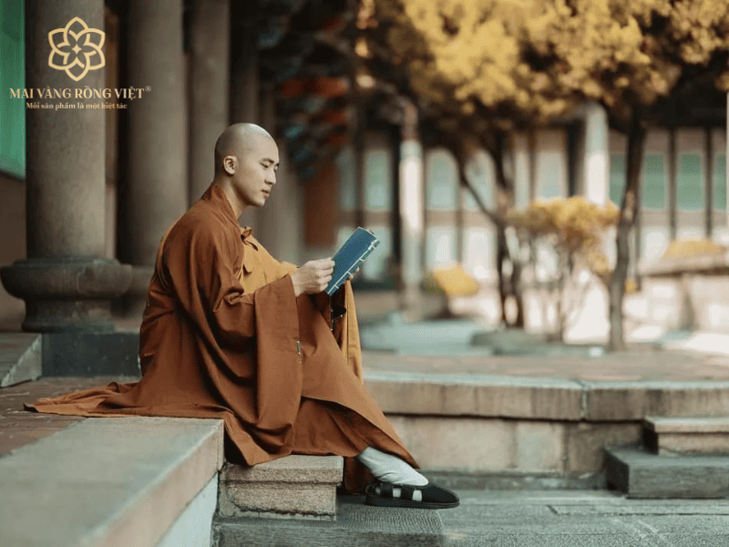 Cung cấp hoặc hỗ trợ nơi ở cho người xuất gia