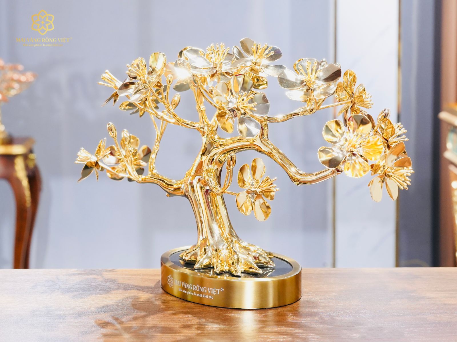 thiết kế mai nghinh phong mạ vàng 24k