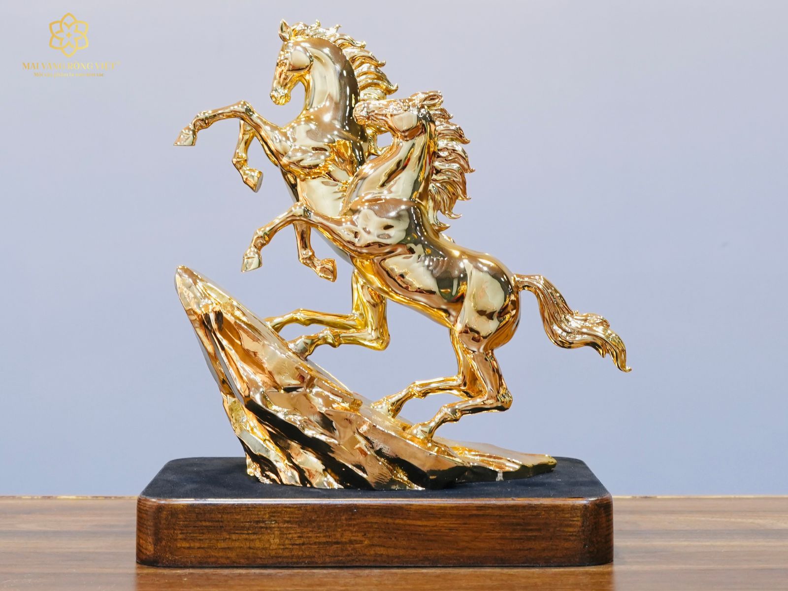 Thiết kế tượng song mã thịnh vượng bằng đồng mạ gold cao 30cm