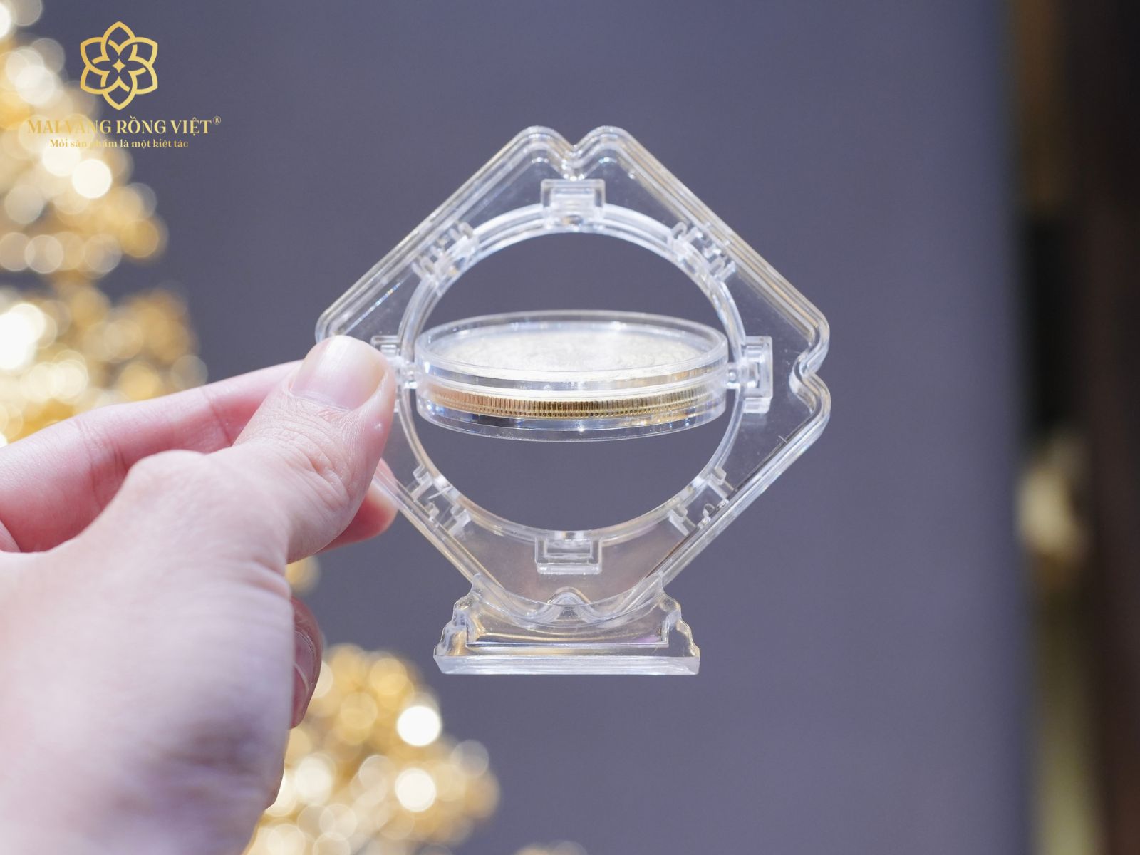 Thiết kế xoay tròn của đồng xu Trống Đồng Taplo