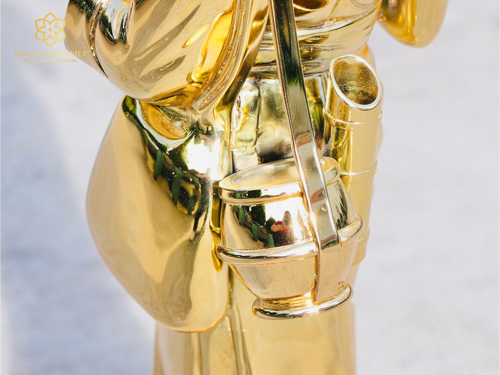 Thiết kế túi hành trang của Thánh Tăng Sivali bằng đồng mạ gold