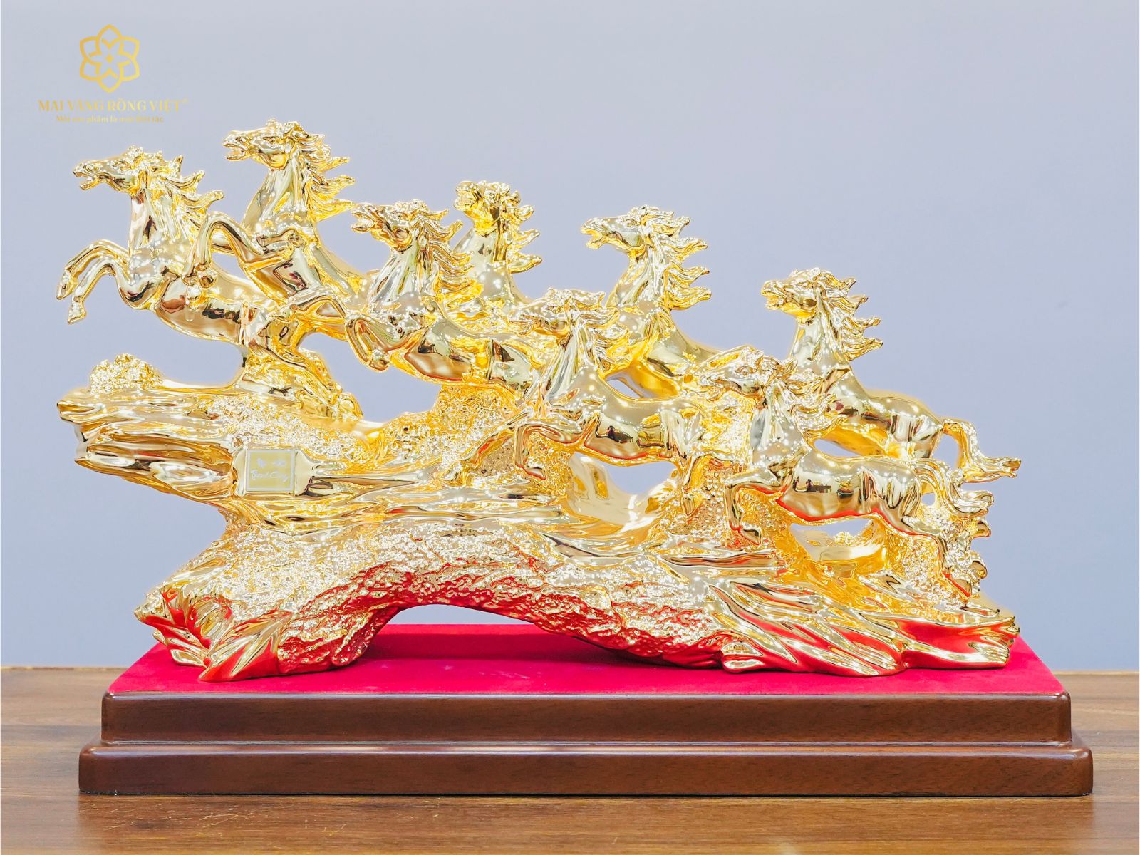 Tượng Bát Mã Truy Phong - Biểu Tượng Mã Đáo Thành Công