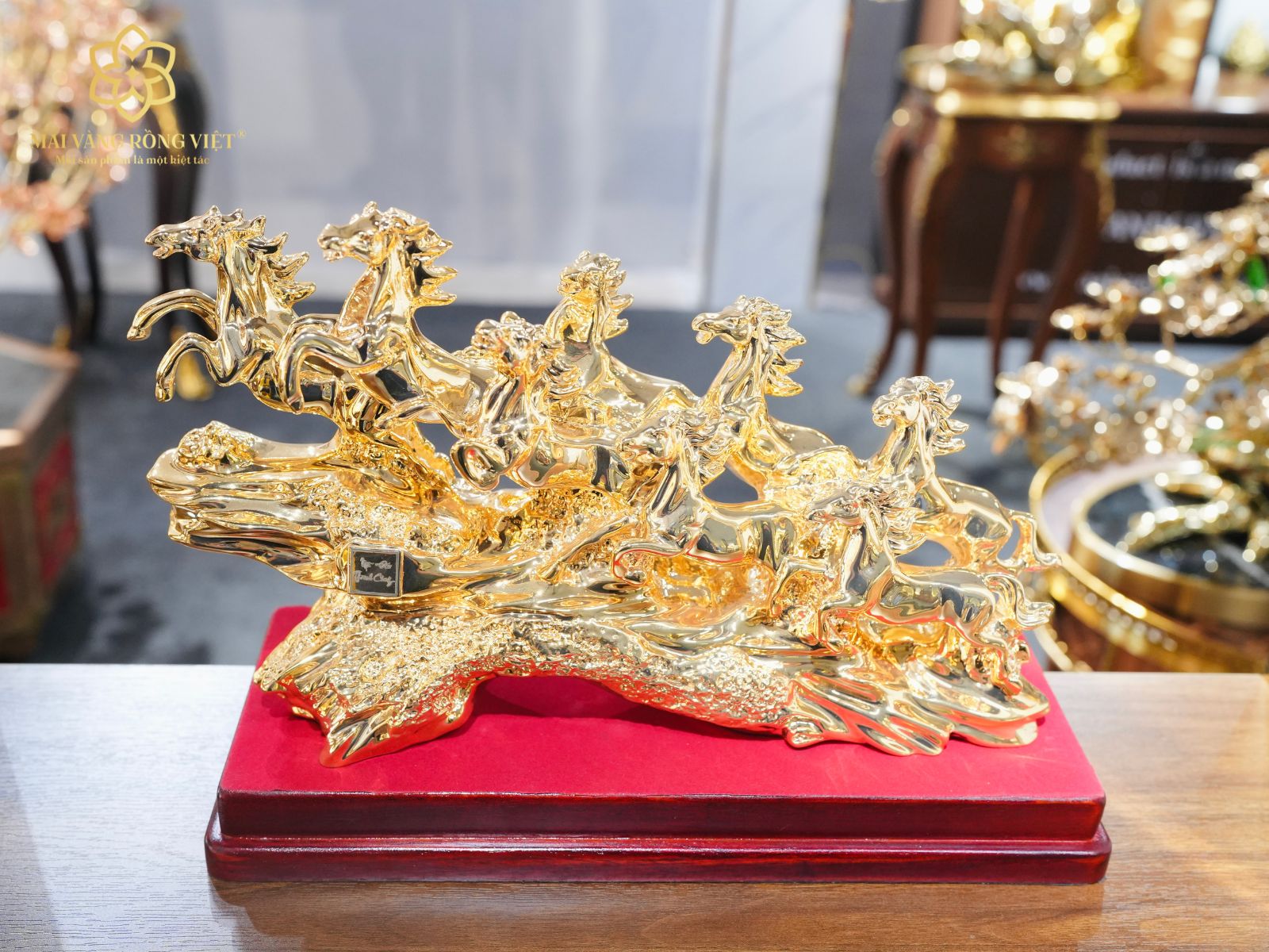 Tượng bát mã truy phong là quà tặng phong thủy ý nghĩa