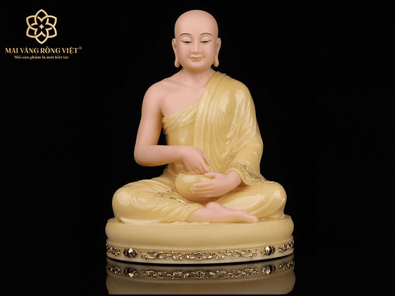 Tượng thánh tăng Sivali biểu tượng của sự may mắn
