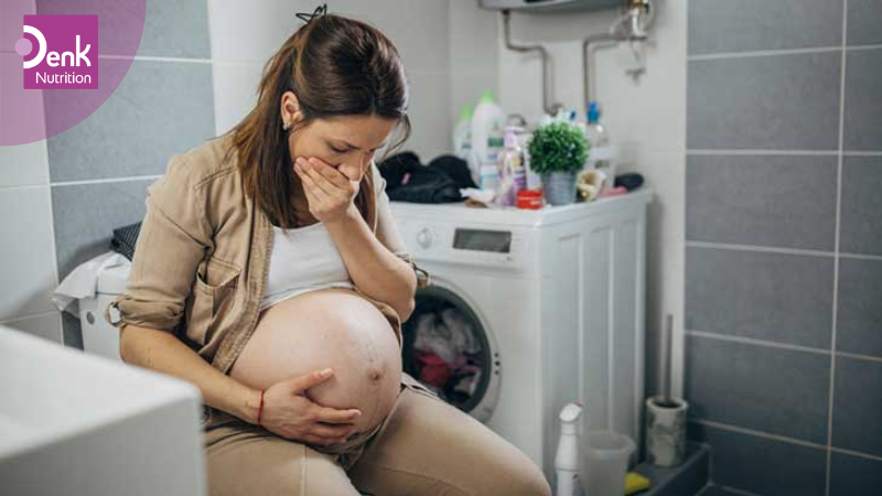 Mẹ bầu cảm thấy buồn nôn và nôn mửa đột ngột
