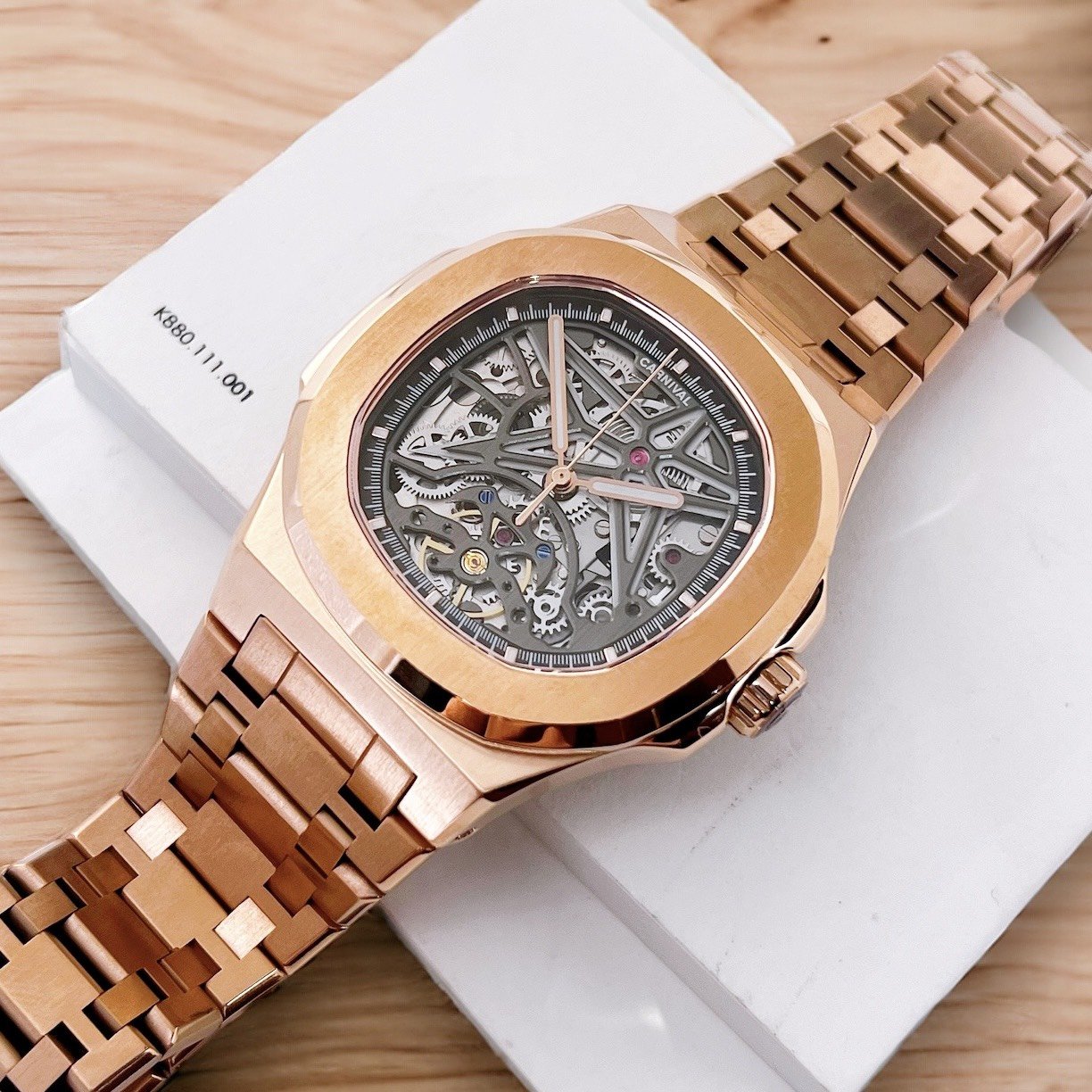 ĐỒNG HỒ  NAM CARNIVAL 8118G