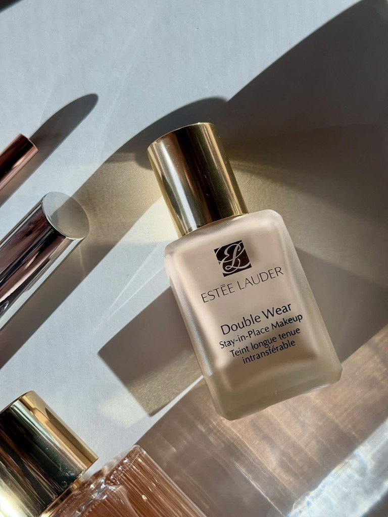 Kem nền estee lauder