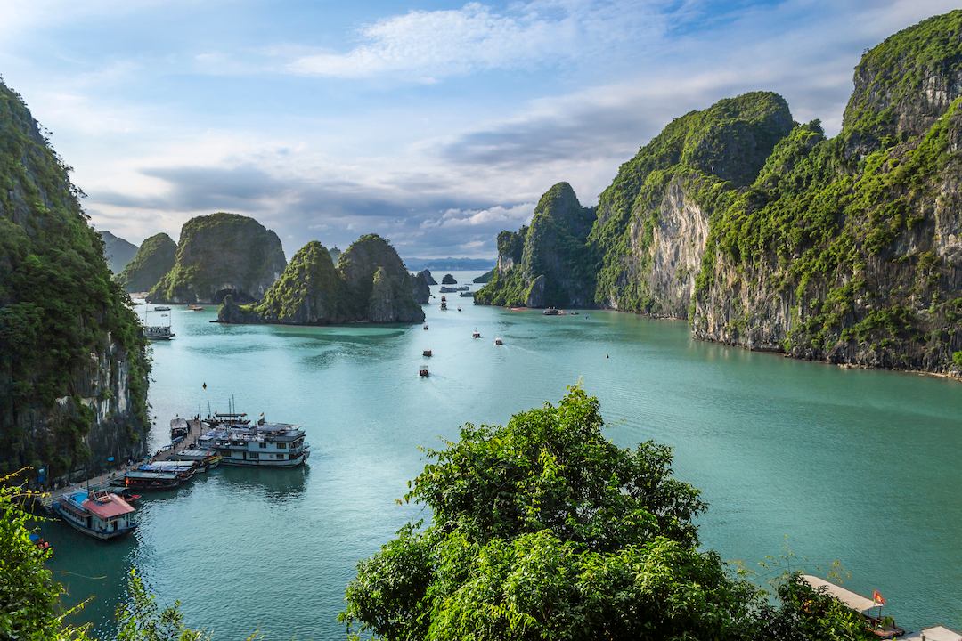 HA LONG BAY CRUISE 5* (2 DAYS 1 NIGHT)