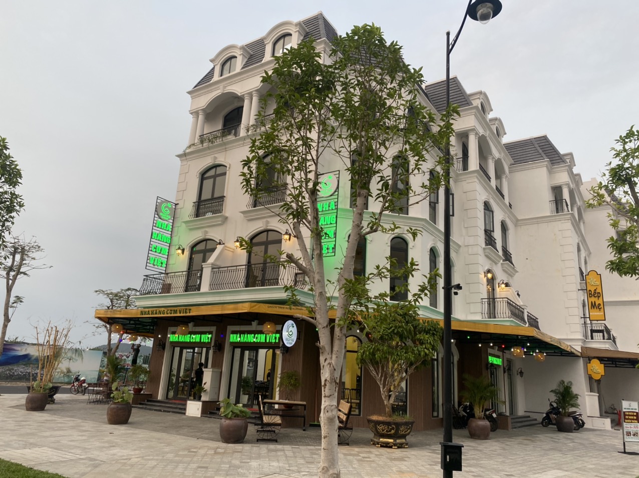 Cơm Niêu Việt_ Vin Grand World