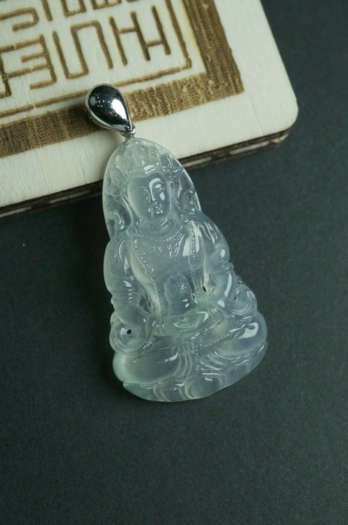 QUÁN ÂM THỦY TINH CHỦNG