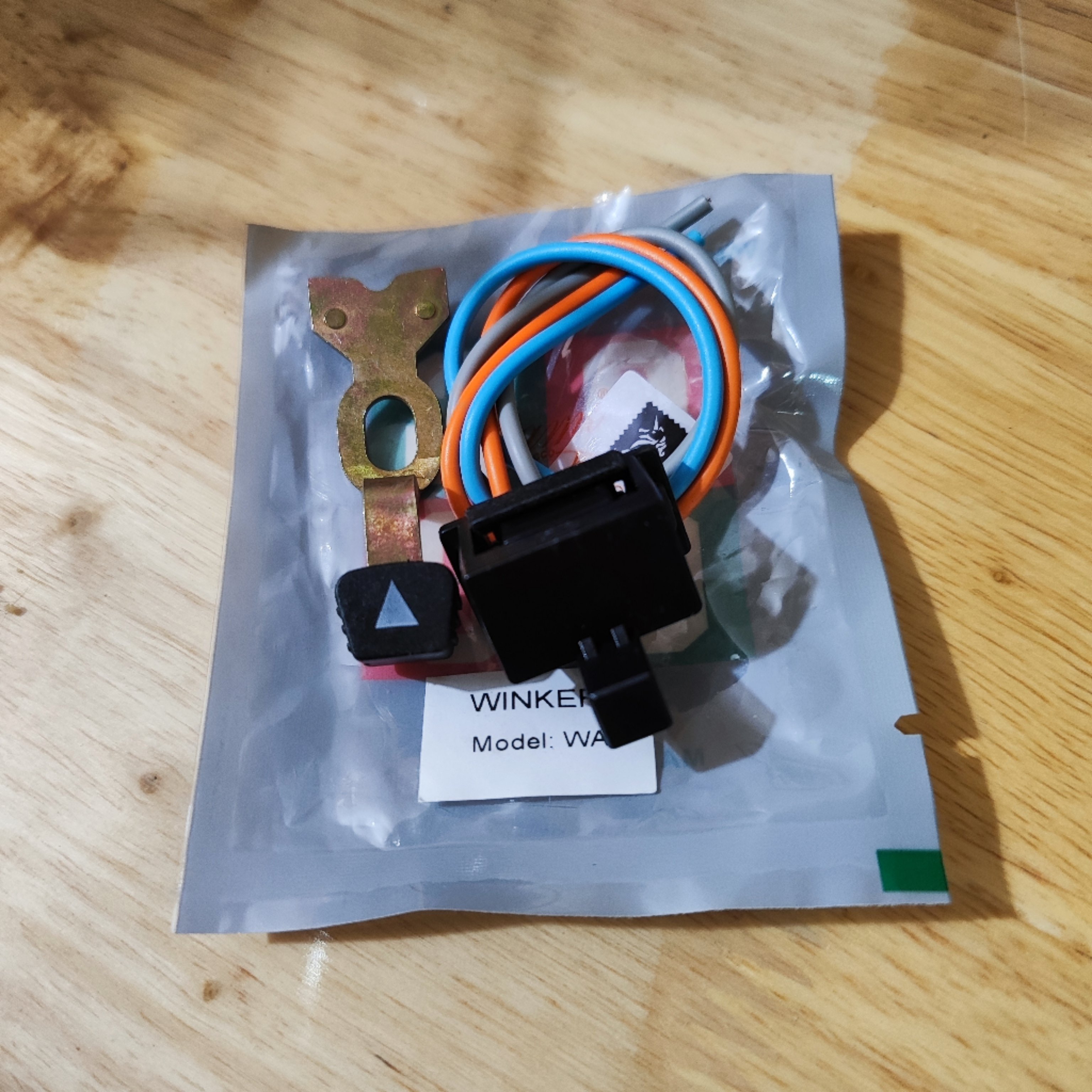 Công tắc xi nhan Wave Thailan