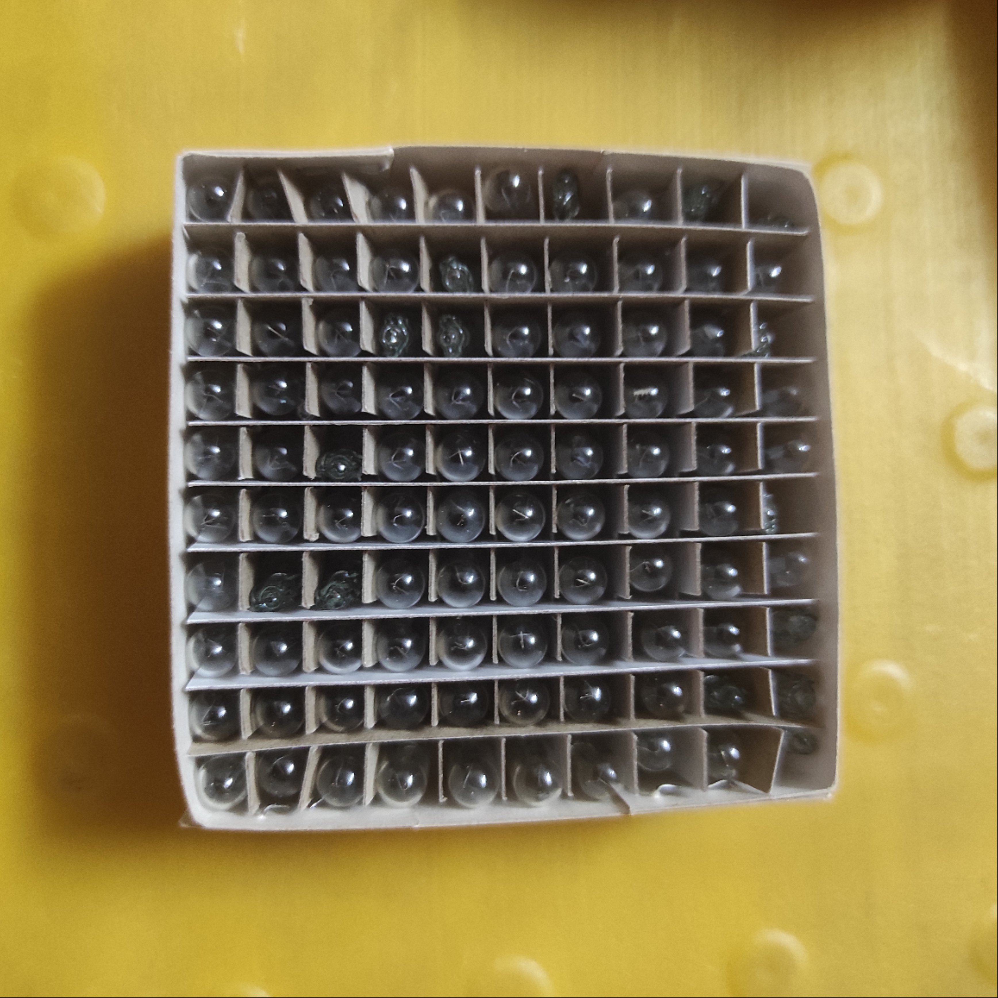 Bóng số Dream BMA 12V(100c)