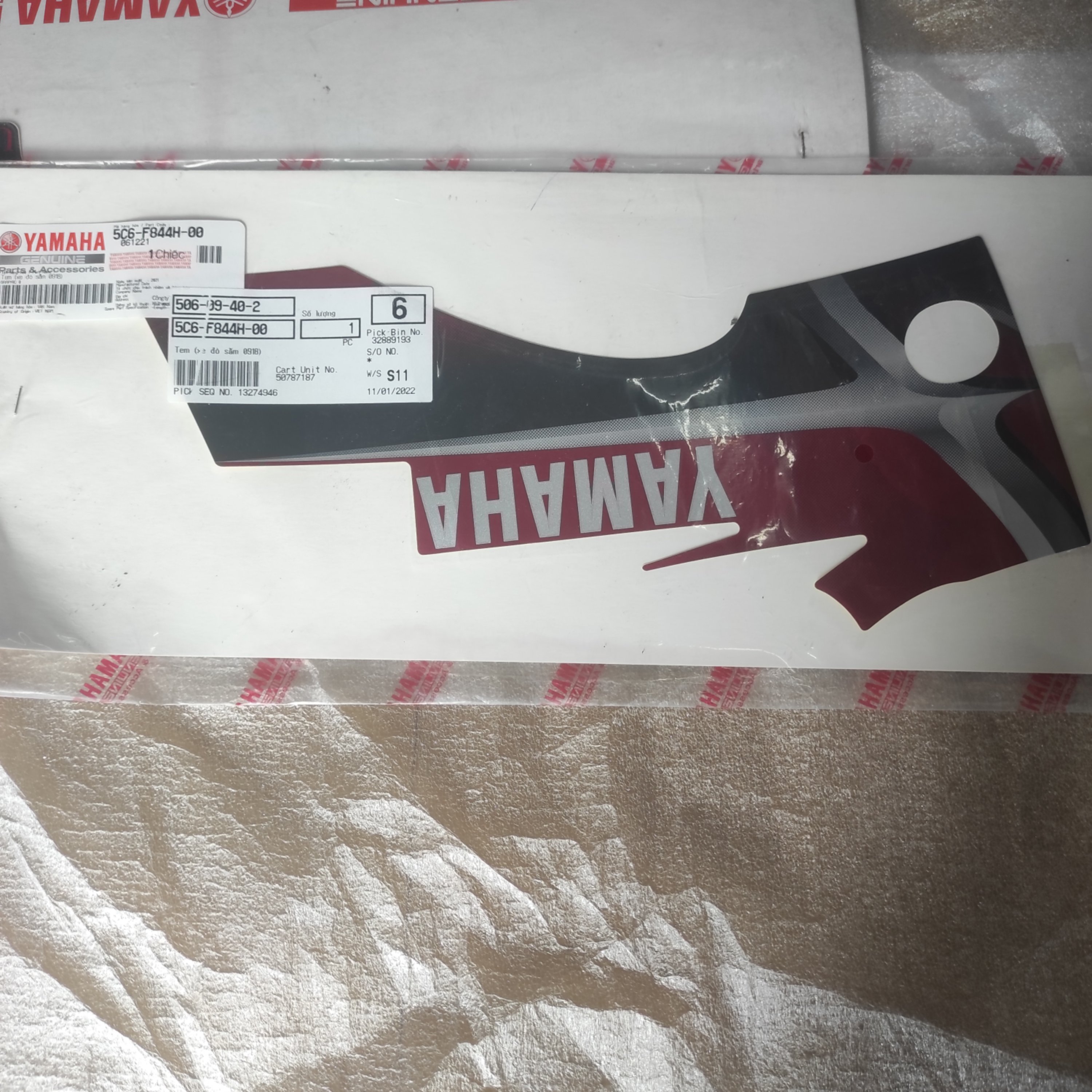 Tem (xe đỏ sẫm 0918)