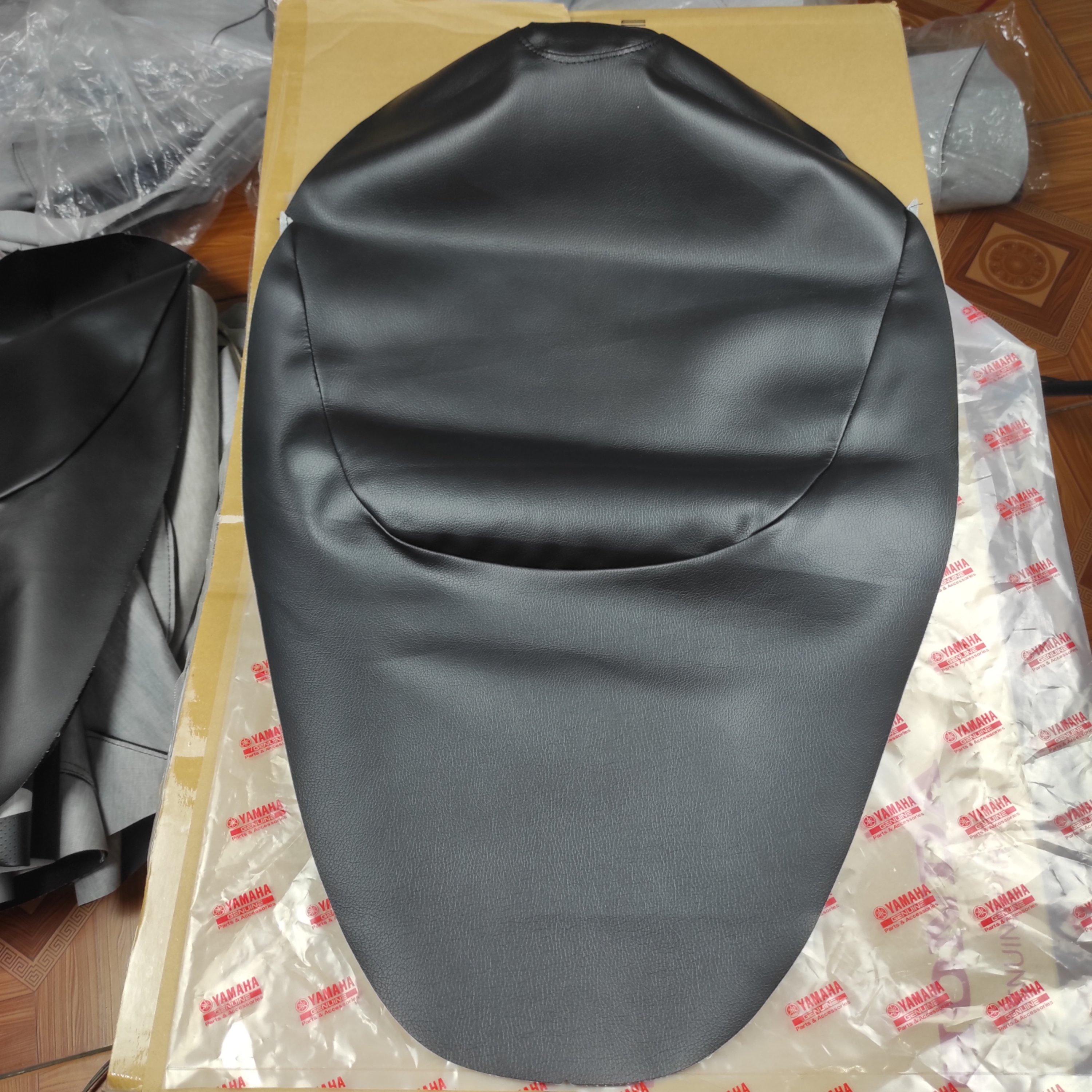 Vỏ yên Jupiter FI RC