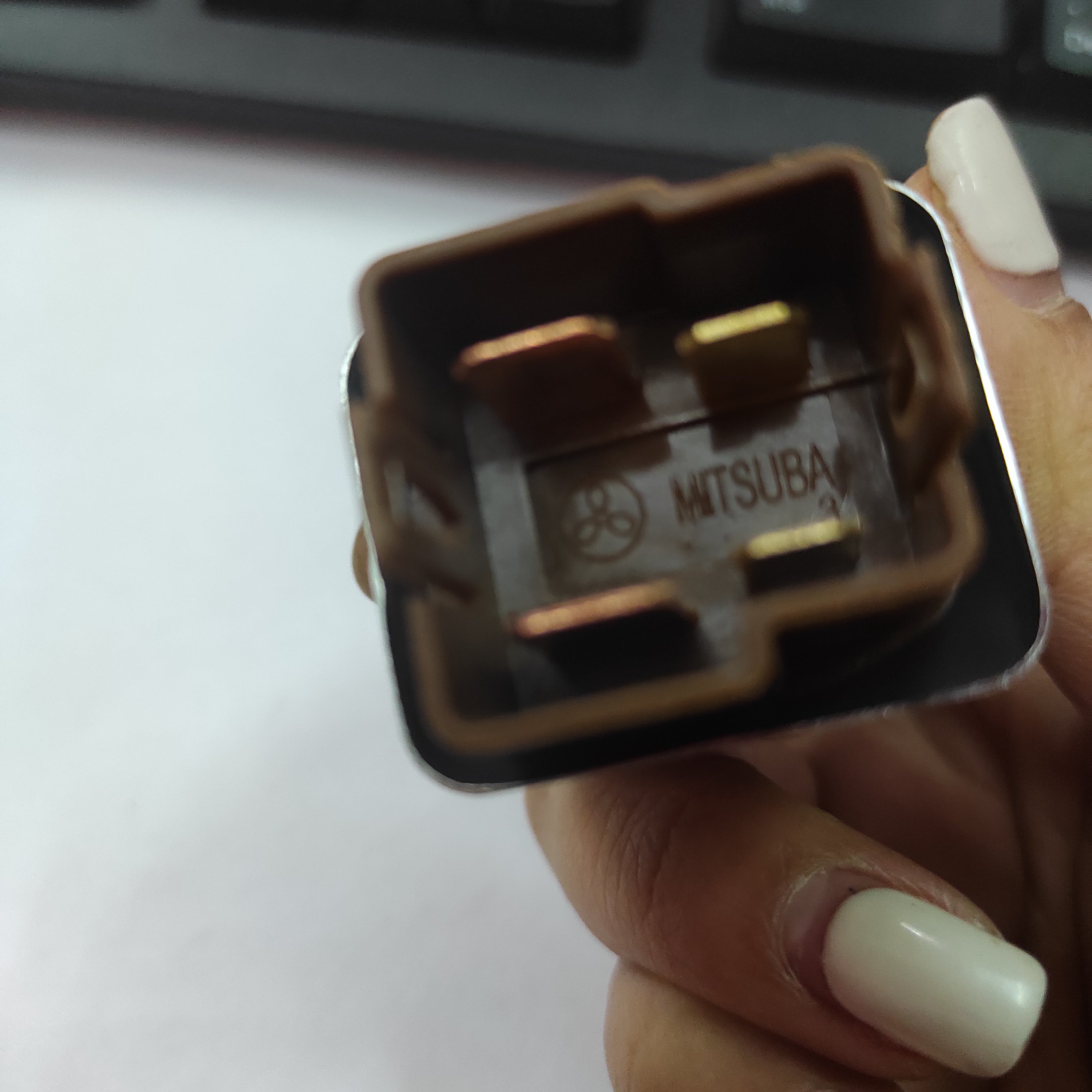 Rờ le đề Misuba vuông
