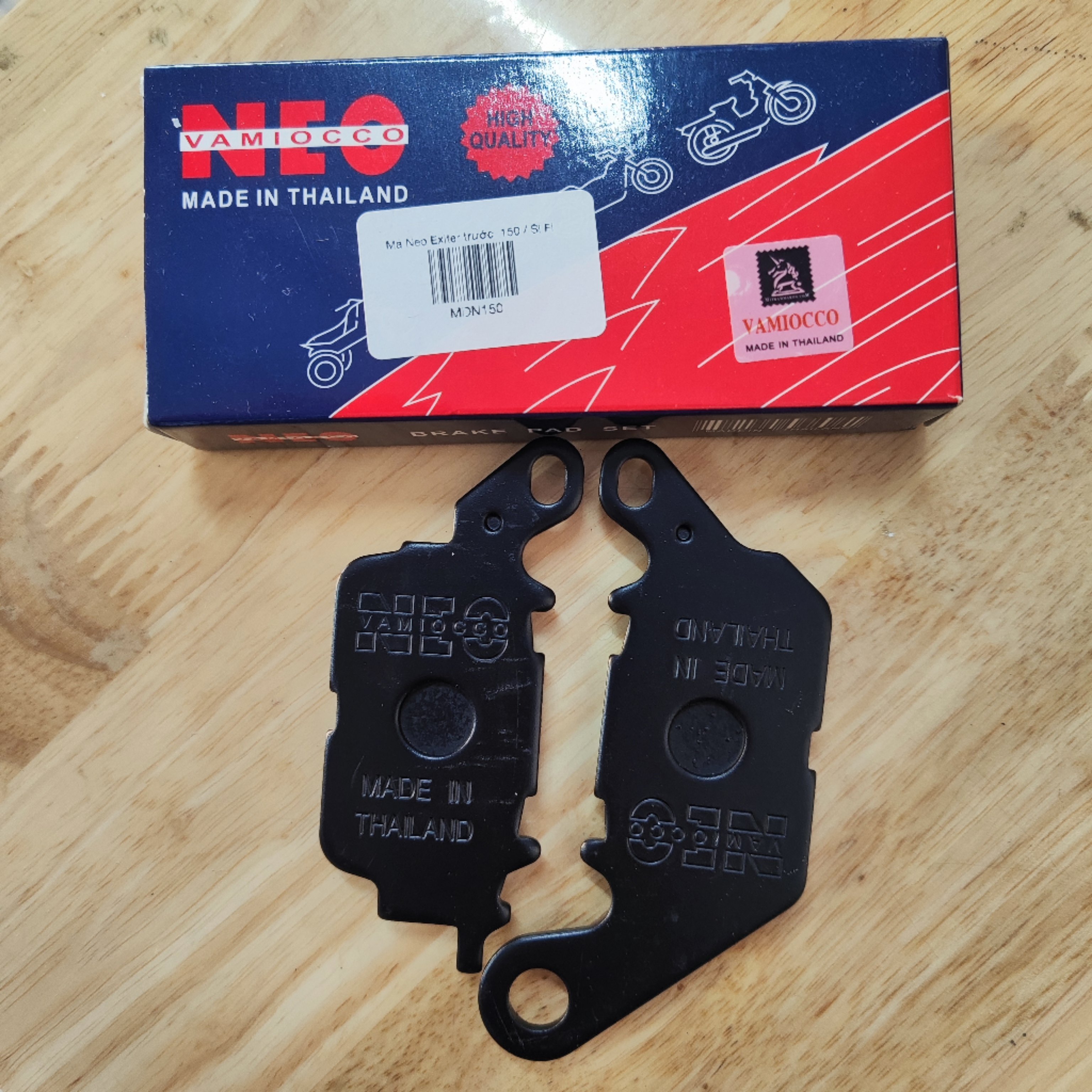 Má Neo Exiter trước  150 / Si Fi