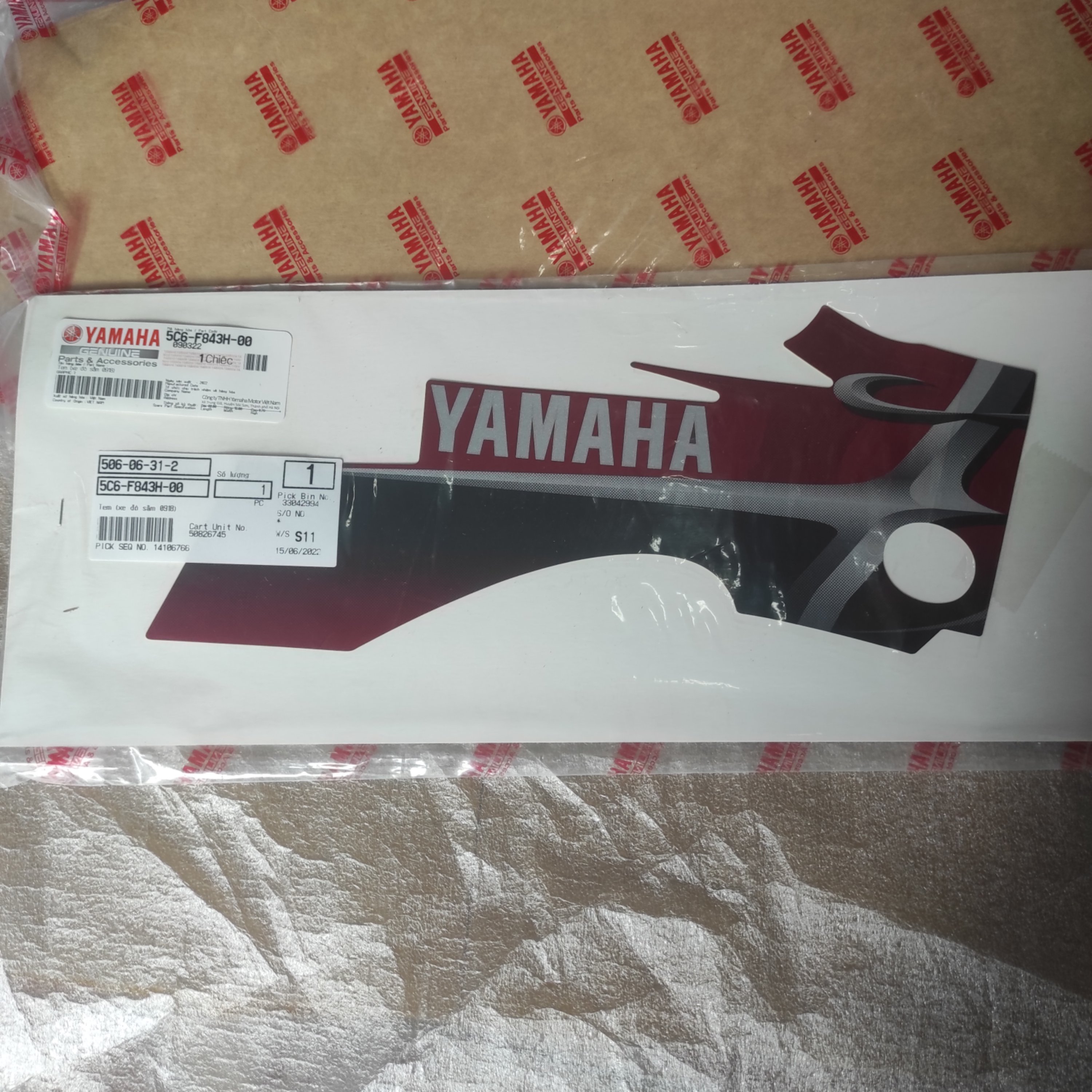 Tem (xe đỏ sẫm 0918)