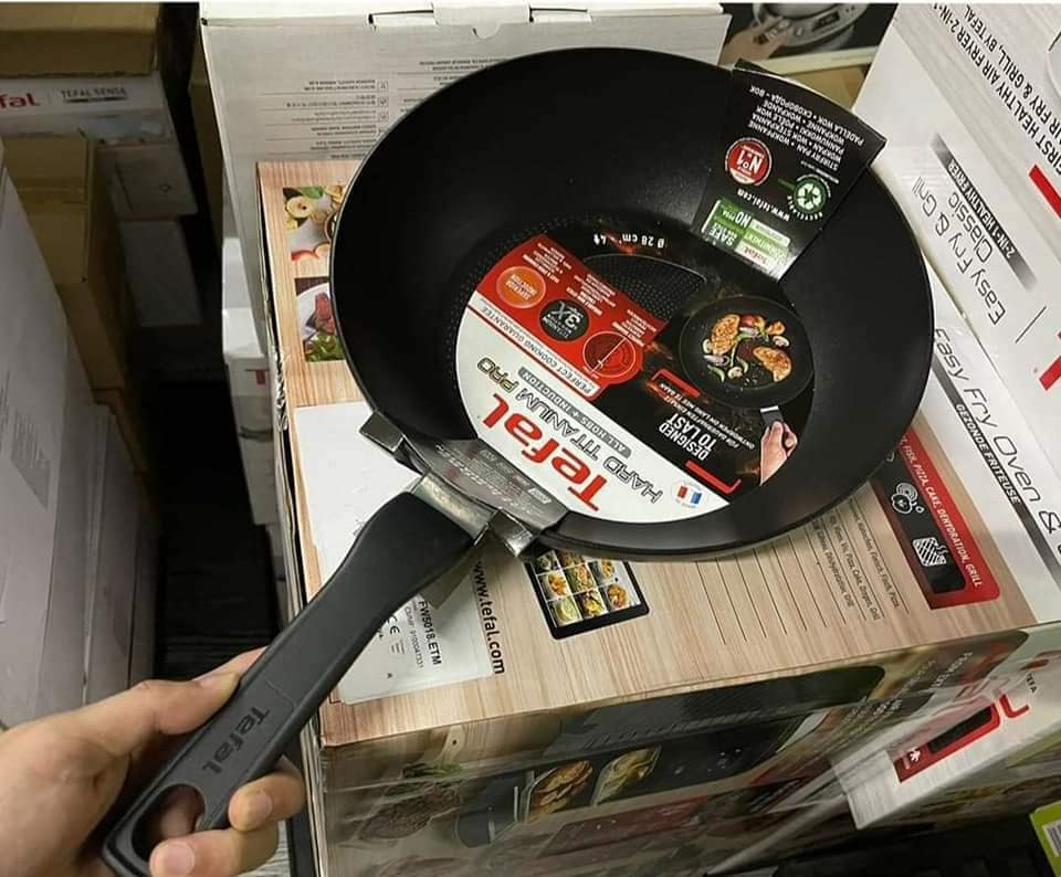 Chảo sâu lòng Tefal hard titanium pro [Xách tay Đức giá gốc]