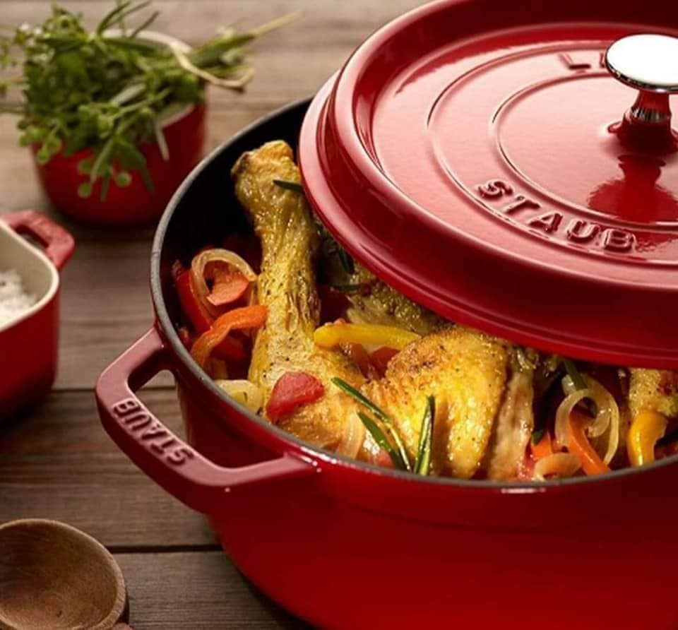 Nồi gang đúc Staub Cocotte Ronde (Màu Đỏ CHERY) 28cm [Xách tay Đức giá gốc]