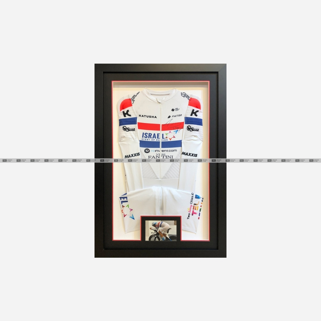 Mẫu Khung Tranh Áo Đấu QahaTranh 041 | Qaha Tranh - The Art of Wall Art